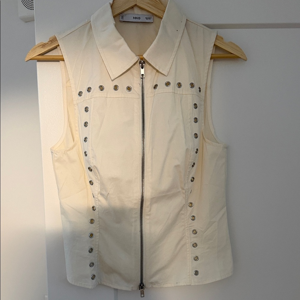 Mango zip top with Silver hardware